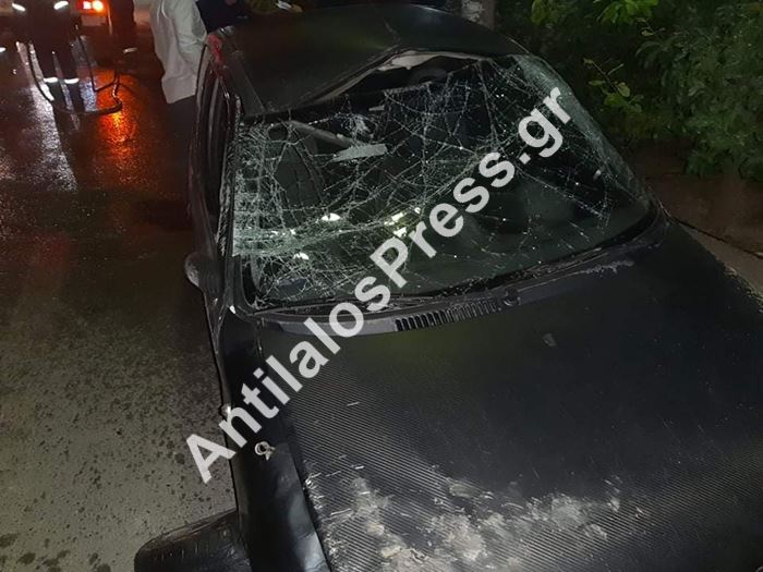Τροχαίο σημειώθηκε πριν από λίγο στα Καπαριανά (φωτογραφίες)