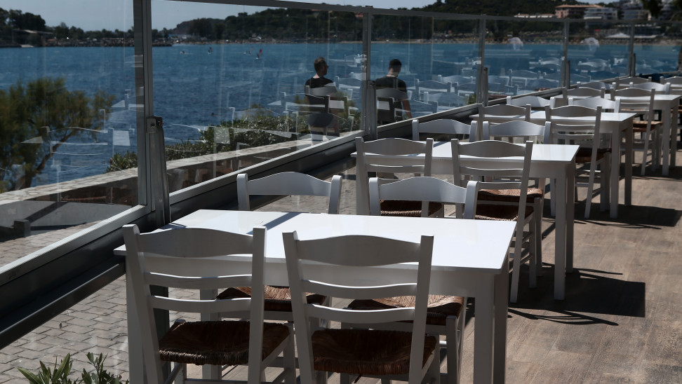 Τα κλειδιά των καταστημάτων τους θέλουν να παραδώσουν στο Μαξίμου οι εστιάτορες