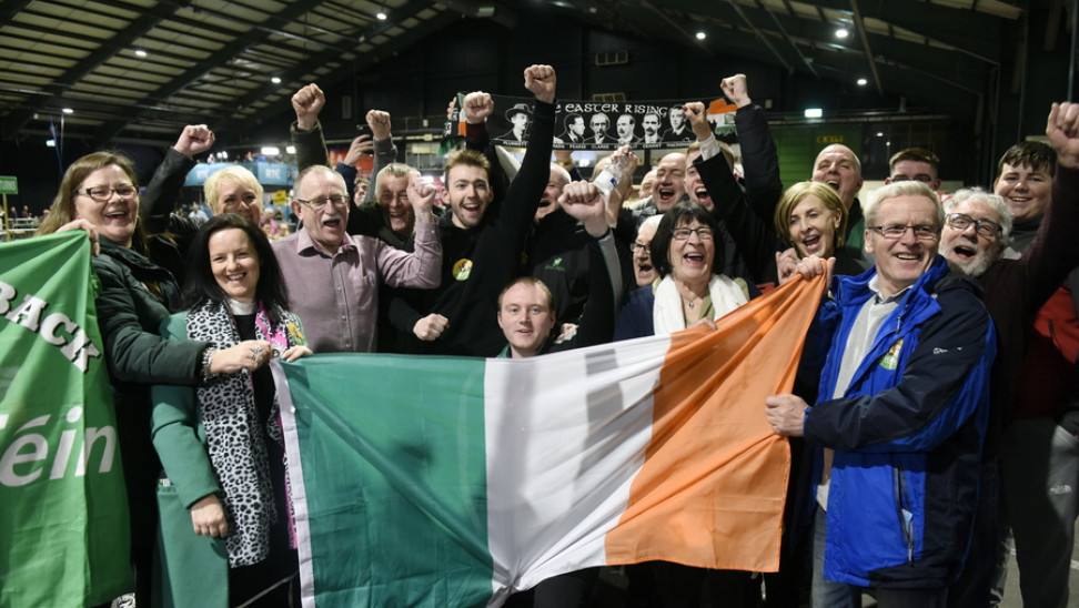 Ισχυρό προβάδισμα του Σιν Φέιν στις τοπικές εκλογές της Β. Ιρλανδίας