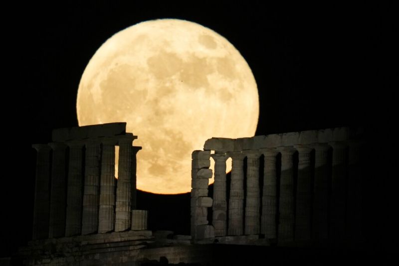 Πανσέληνος στο Σούνιο