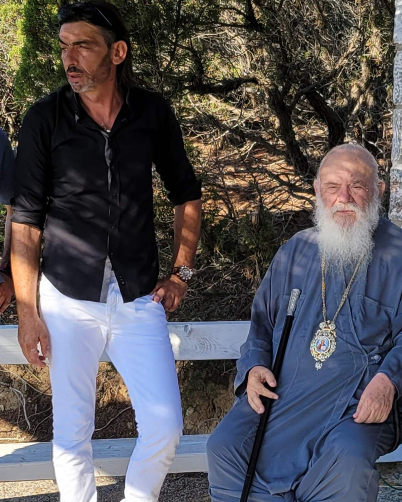 Ο Αρχιεπίσκοπος Ιερώνυμος στη νήσο Άμπελο