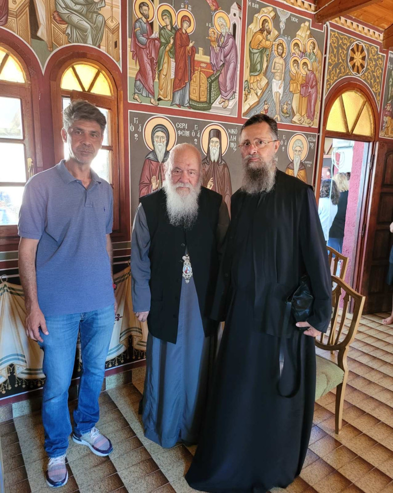 Ο Αρχιεπίσκοπος Ιερώνυμος στη νήσο Άμπελο
