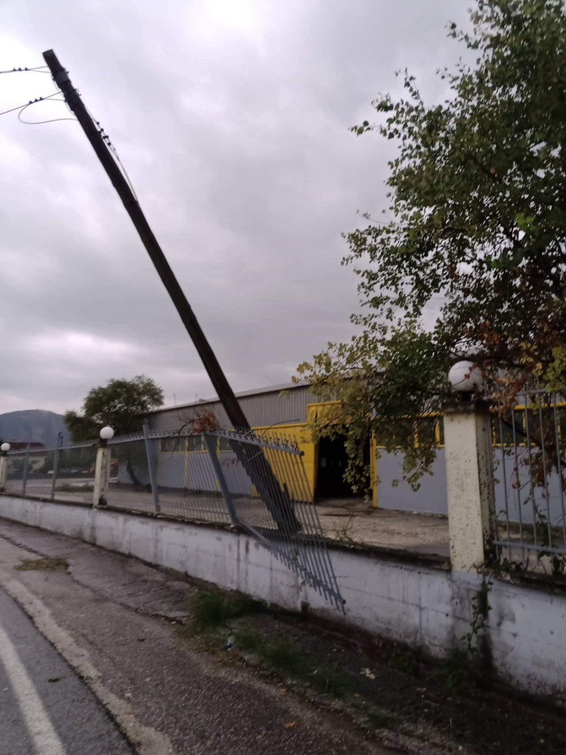 Βυθίστηκε στο νερό η Καλαμπάκα από την κακοκαιρία