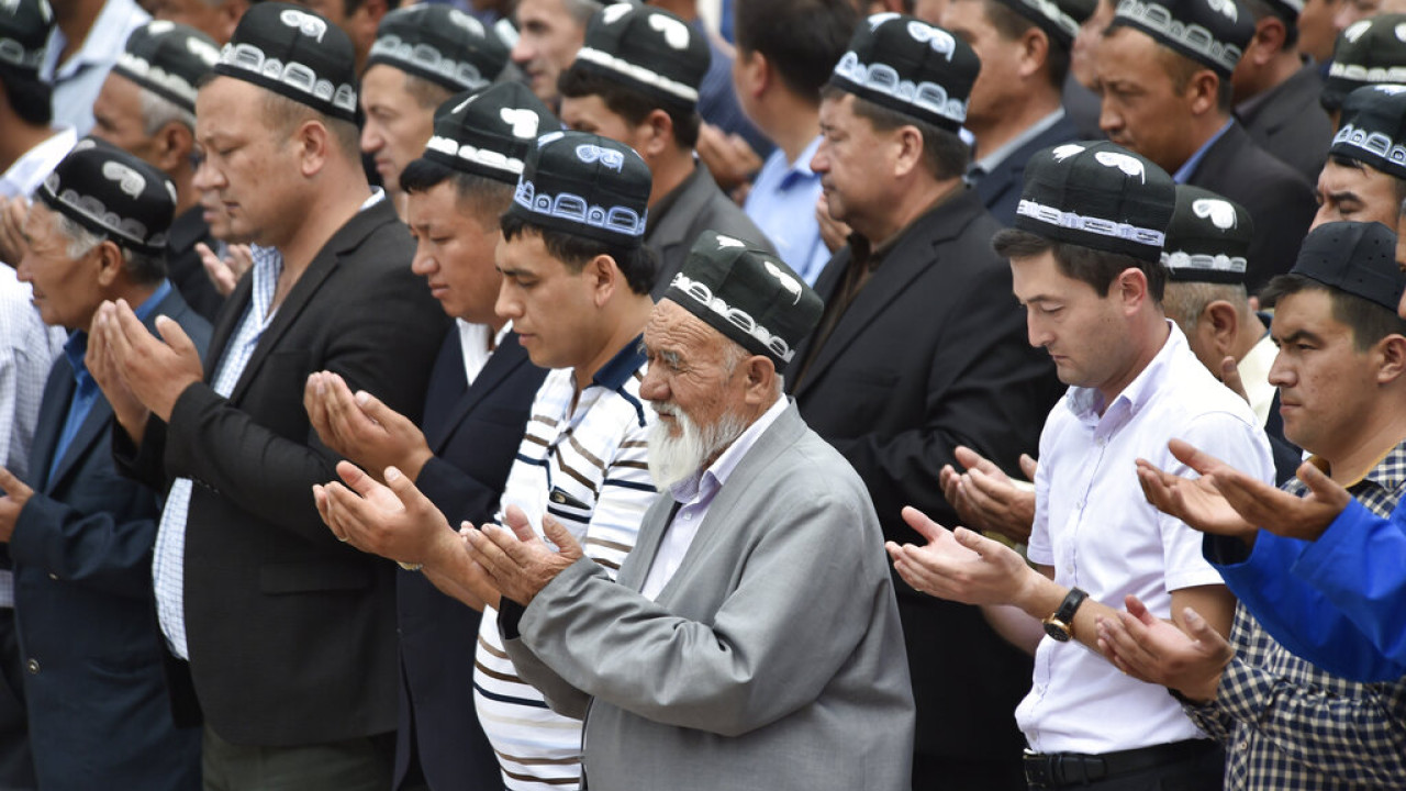«Μπλόκο» μουσουλμάνων κληρικών στις προσπάθειες της Μόσχας να επιστρατεύσει Ουζμπέκους μαχητές