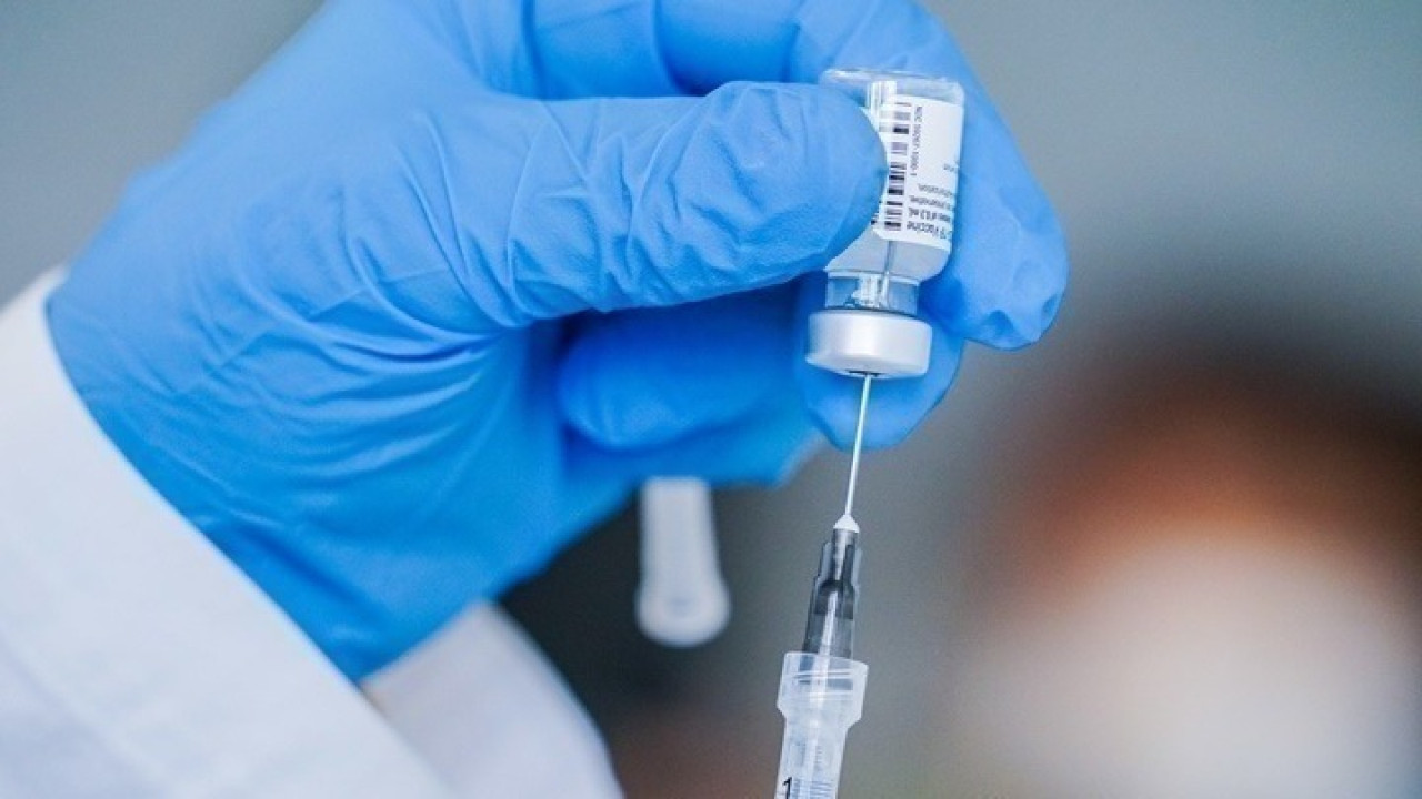Pfizer: Το επικαιροποιημένο εμβόλιο κατά της Όμικρον αυξάνει σημαντικά τα αντισώματα έναντι των υποπαραλλαγών