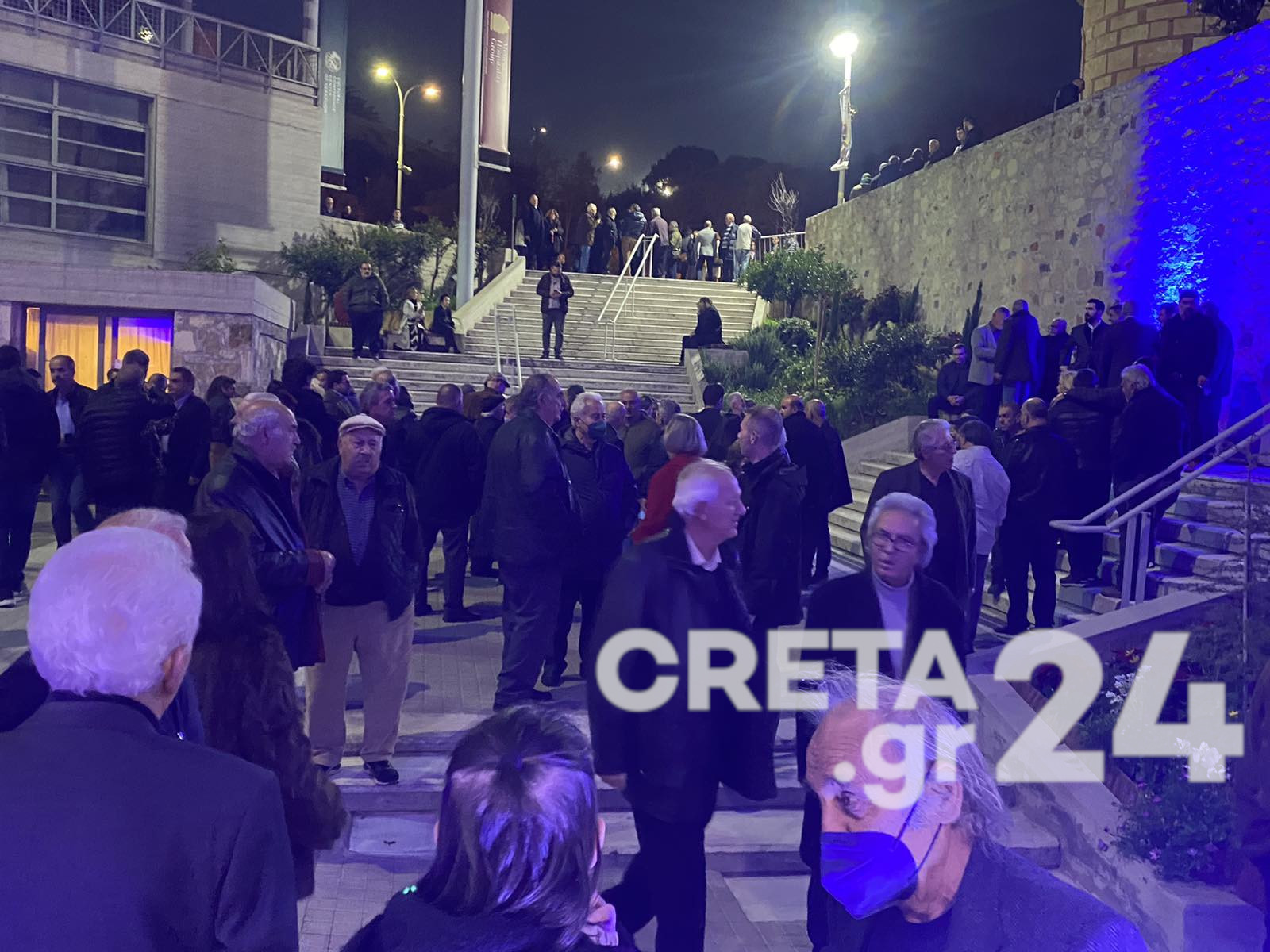 Πλήθος κόσμου στην ομιλία Μητσοτάκη – Δείτε LIVE: «Αυτή είναι η ψήφος εμπιστοσύνης της Κρήτης»