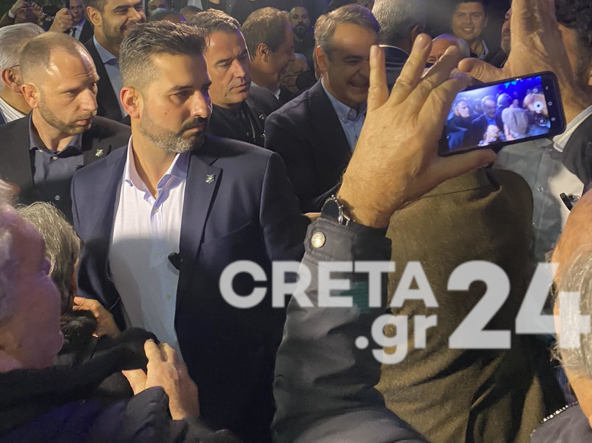 Πλήθος κόσμου στην ομιλία Μητσοτάκη στο Ηράκλειο: «Ο κ. Τσίπρας έγραψε μόνος τον πρόλογο της ήττας του»