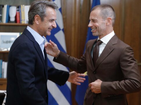 Επιβεβαιώνει το Μαξίμου την επικοινωνία Μητσοτάκη σε Τσέφεριν για Elite διαιτητές