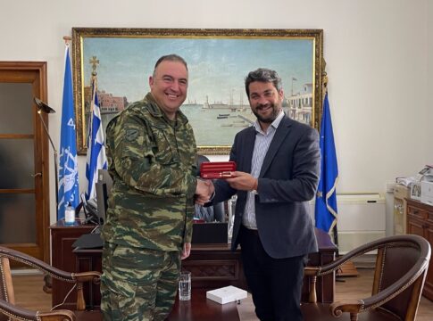Με τον Δήμαρχο Χανίων συναντήθηκε ο νέος Διοικητής του Πεδίου Βολής Κρήτης