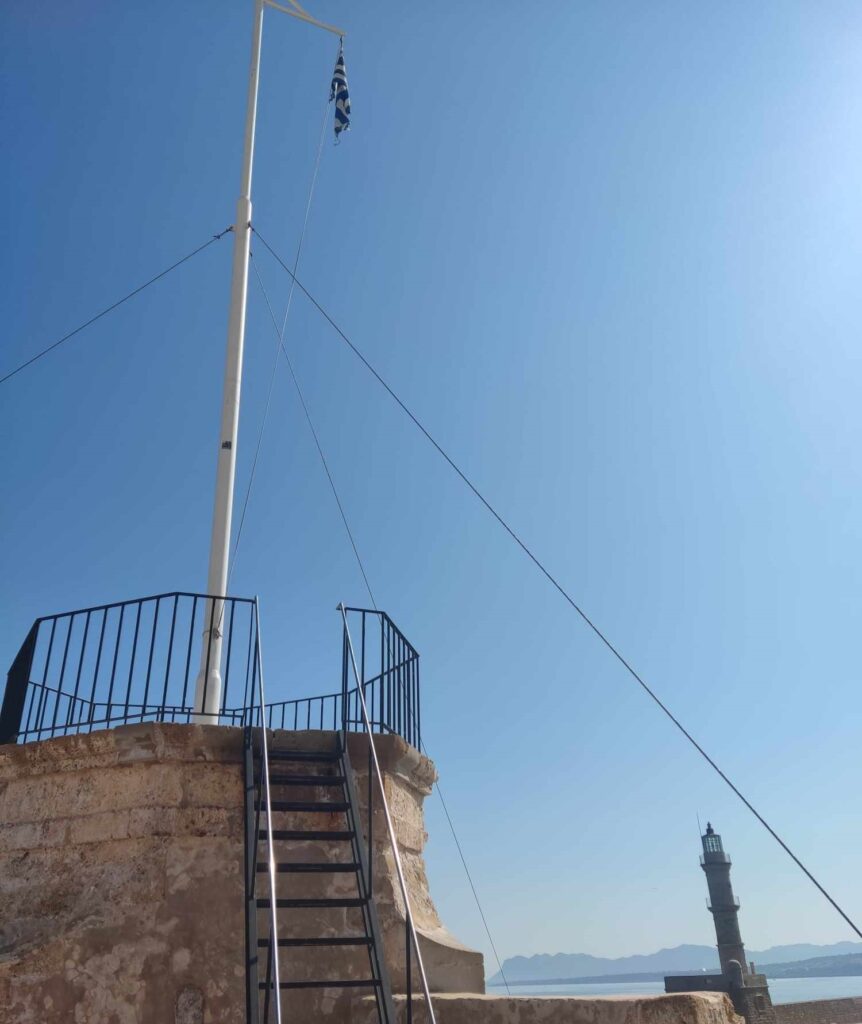 Χανιά: Εικόνα ντροπής της ελληνικής σημαίας στο φρούριο του Φιρκά (βίντεο)
