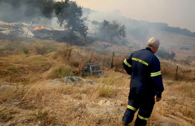 Αλεξανδρούπολη: Προβλήματα ηλεκτροδότησης- υδροδότησης σε Σαμοθράκη από τη φωτιά