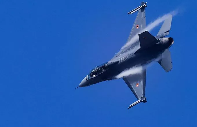 F-16