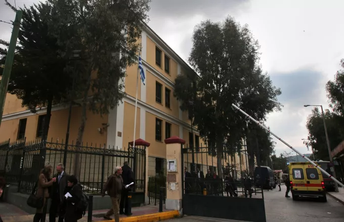 Στον ανακριτή σήμερα ο 43χρονος που συνελήφθη για τα επεισόδια στη Ν. Φιλαδέλφεια | ΣΚΑΪ