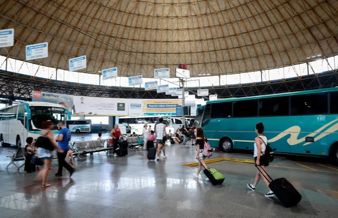Θεσσαλονίκη: Διακινούσαν λαθραία τσιγάρα με το ΚΤΕΛ | ΣΚΑΪ