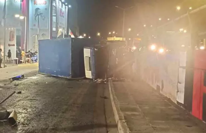 Τροχαίο με ανατροπή φορτηγού στον παράδρομο του Κηφισού