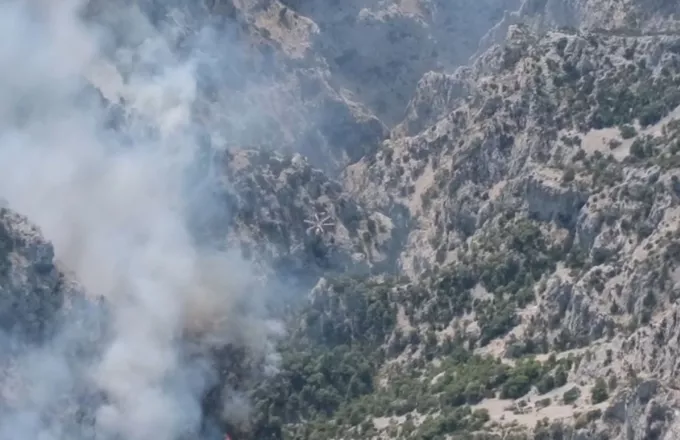 Βίντεο: Όσα «είδε» το συντονιστικό ελικόπτερο της πυροσβεστικής στην Πάρνηθα | ΣΚΑΪ