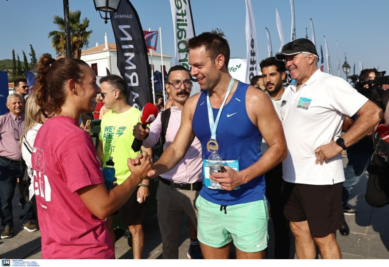 Στέφανος Κασσελάκης: Έτρεξε στο «Spetses mini Marathon»
