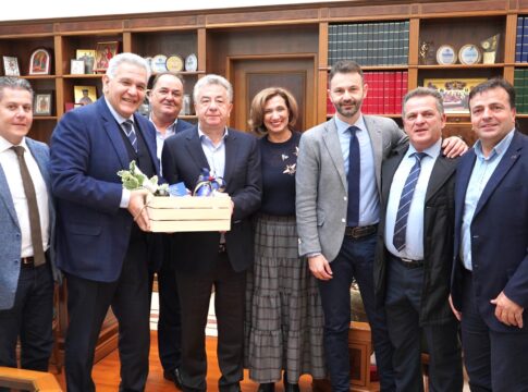 Ευχές για τις γιορτές της ΔΕΕΠ Ηρακλείου στον Περιφερειάρχη Κρήτης