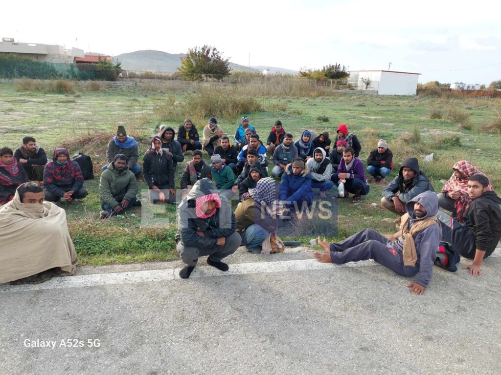 Ηράκλειο: 32 μετανάστες εντοπίστηκαν μέσα σε βάρκα στο Τυμπάκι