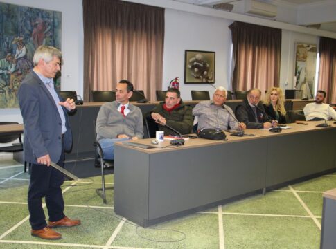 Ενημερωτική συνάντηση Αντιδημάρχων και φορέων για την επικείμενη κακοκαιρία στο Δημαρχείο Χανίων