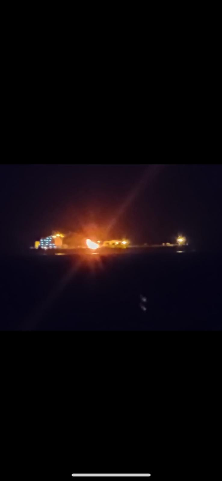 Ερυθρά Θάλασσα: Νέο πυραυλικό χτύπημα των Χούθι σε τάνκερ Έκρηξη και φωτιά