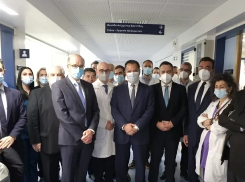 Γεωργιάδης: Επισκέφθηκε την 23χρονη Κρητικιά που έκανε την πρώτη μεταμόσχευση ήπατος από ζώντα δότη