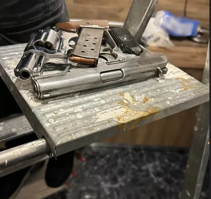 Ό&pi;&lambda;&alpha;