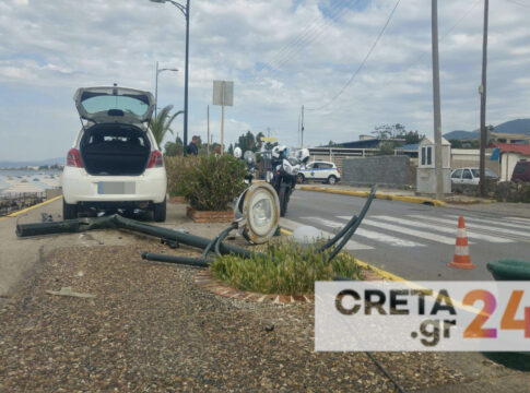 Ηράκλειο: Αυτοκίνητο έπεσε πάνω σε κολώνα φωτισμού – Στο νοσοκομείο ένας άνδρας