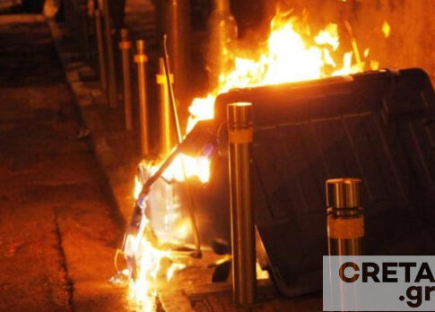 Ηράκλειο: Φωτιά σε κάδους απορριμάτων κινητοποίησε την Πυροσβεστική