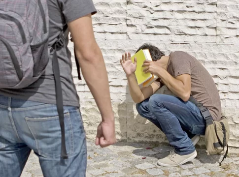 Κρήτη: Άγριο περιστατικό bullying σε λύκειο – Τον χλεύασαν, τον έδειραν, του έβαλαν και σακούλα στο κεφάλι