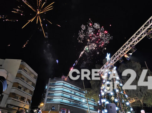 Με φαντασμαγορικά πυροτεχνήματα η υποδοχή του 2024 σε Ηράκλειο και Χανιά