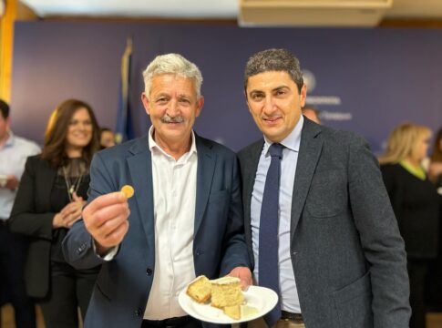 Ο τυχερός της πρωτοχρονιάτικης πίτας του ΥπΑΑΤ ο δήμαρχος του ορεινού Οροπεδίου Λασιθίου