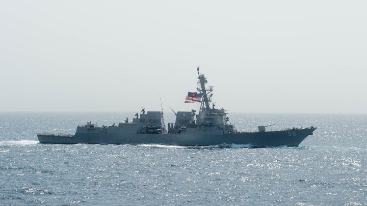 Πολεμικό πλοίο των ΗΠΑ κατέρριψε πύραυλο κρουζ των Χούθι στην Ερυθρά Θάλασσα