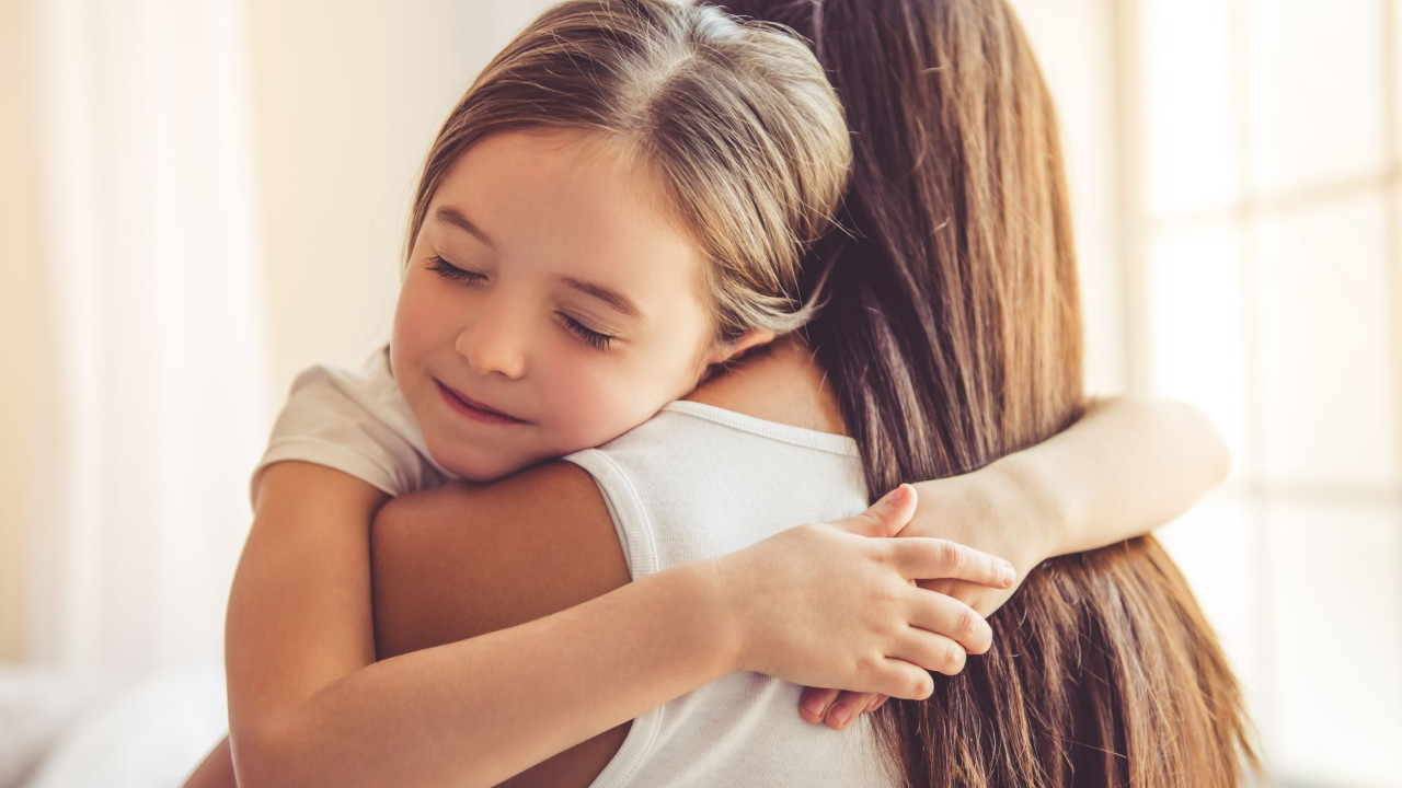 Πώς «διδάσκεται» η ευτυχία στα παιδιά – Ο ρόλος των γονέων