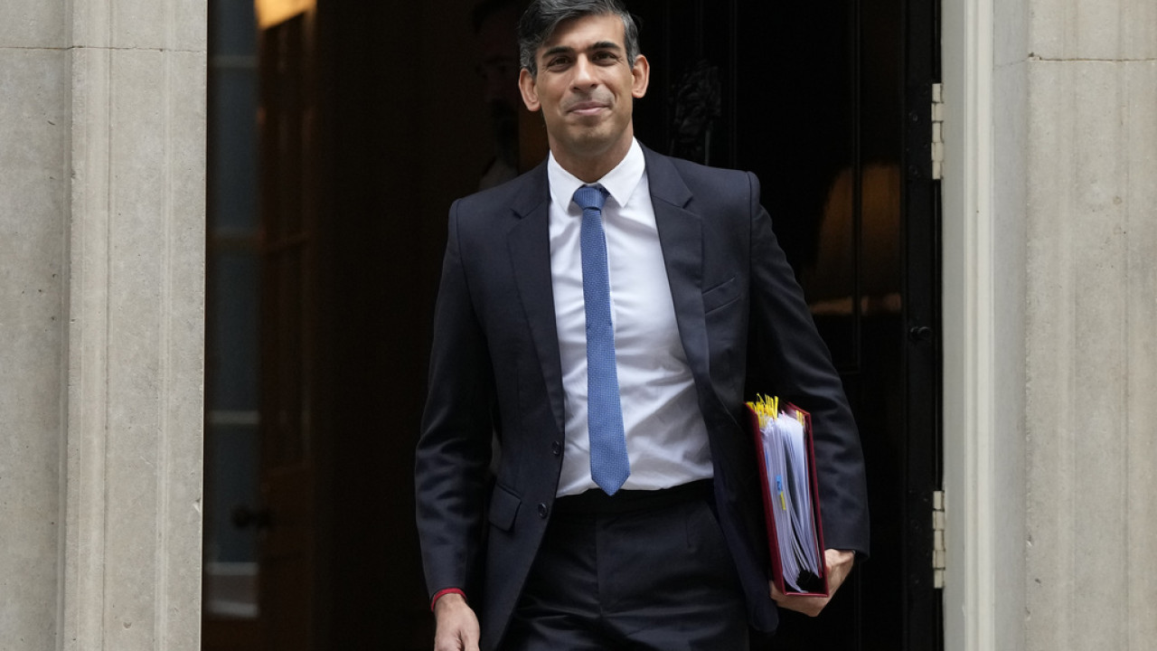 Σούνακ: Η Βρετανία και σύμμαχοί της εξαπέλυσαν «στοχευμένα πλήγματα» εναντίον των Χούθι