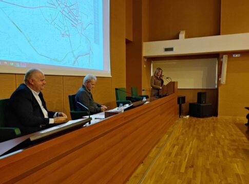 Στη διαβούλευση για τα δημοτικά τέλη η Μαρία Καναβάκη