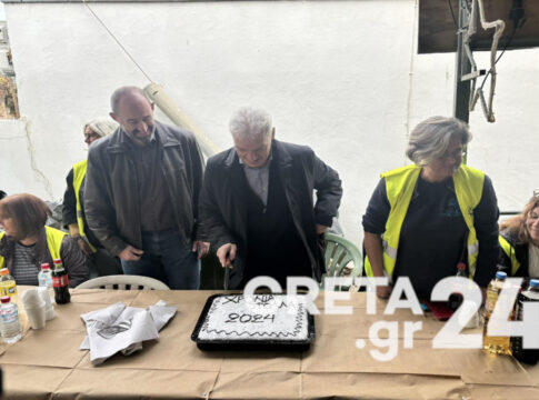 Στην κοπή της πίτας των εργαζομένων οδοκαθαρισμού ο Δήμαρχος Αλέξης Καλοκαιρινός