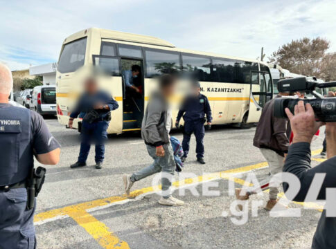 Στο Ηράκλειο οι μετανάστες που εντοπίστηκαν νότια του νησιού