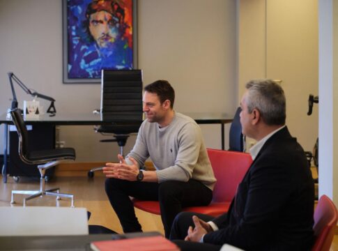 Συνάντηση Κασσελάκη – Μαμουλάκη με τους οδηγούς ΤΑΧΙ