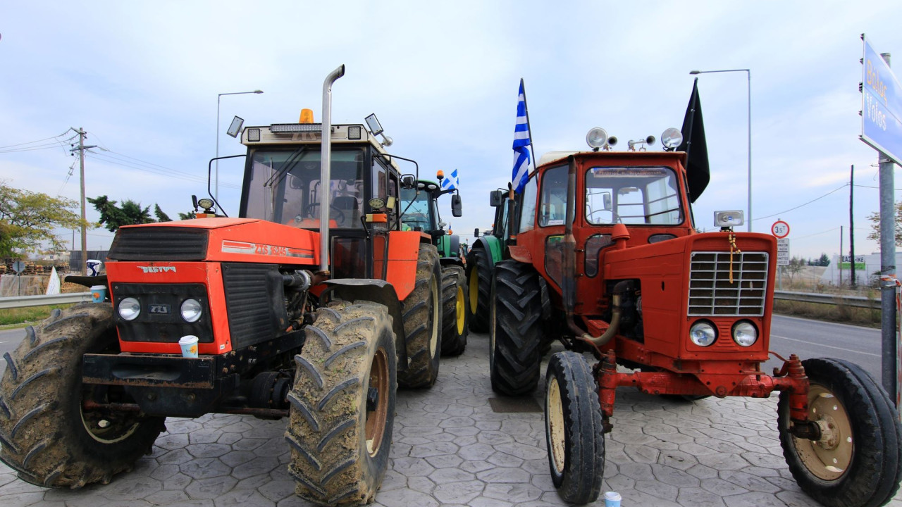 Βόλος: Αγρότες προχώρησαν στο συμβολικό κλείσιμο δρόμου στο Στεφανοβίκειο