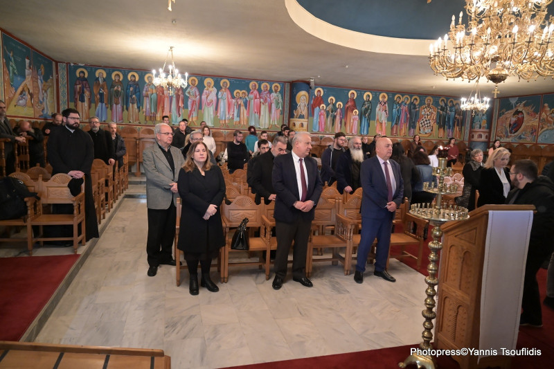 ΑΠΘ: Επιμνημόσυνη δέηση στη Θεολογική Σχολή για τα θύματα της τραγωδίας των Τεμπών