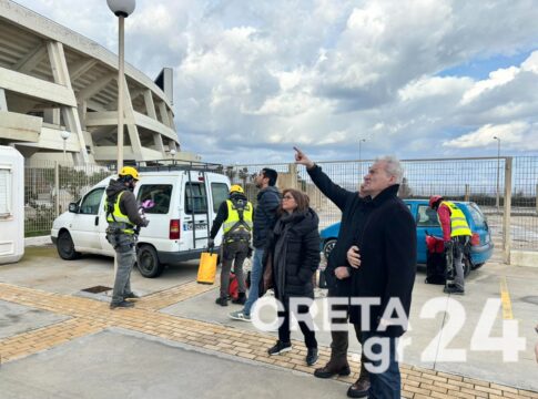 Aυτοψία Καλοκαιρινού στο Παγκρήτιο Στάδιο – Σε εξέλιξη οι εργασίες αποκατάστασης του στεγάστρου