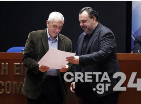 Δημοσιογραφικό βραβείο στον Βασίλη Σκουντή από τον ΠΣΑΤ