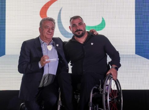Η Ελληνική Παραολυμπιακή Επιτροπή απένειμε τιμητικό βραβείο στον Περιφερειάρχη Κρήτης