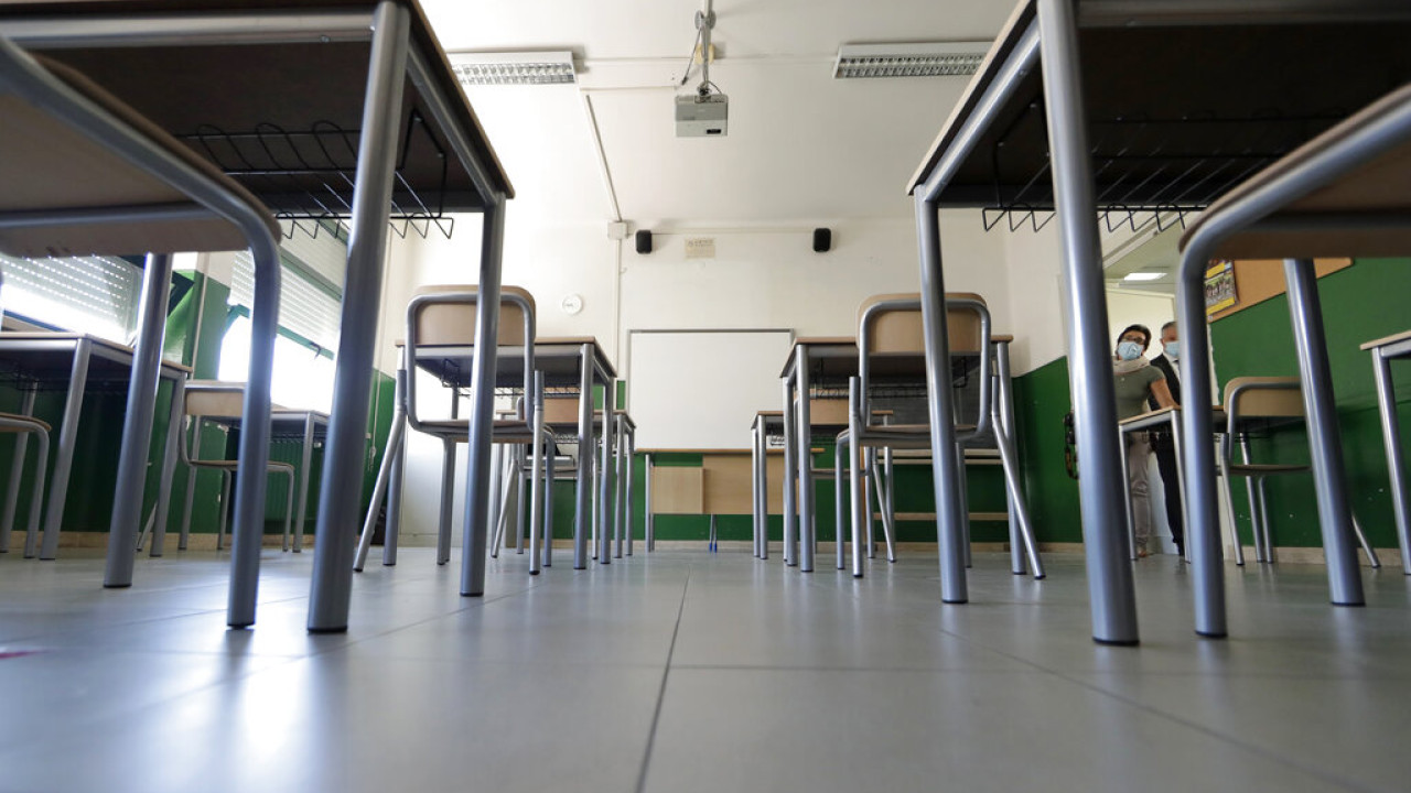 Ιταλία: Τροπολογία για πρόστιμο έως 10.000 ευρώ σε μαθητές που επιτίθενται σε καθηγητές