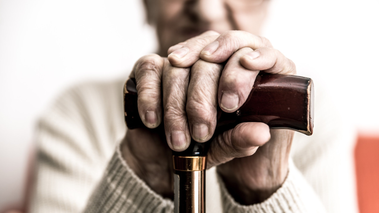 Κακοποίηση ηλικιωμένων σε γηροκομεία καταγγέλει ο Συνήγορος του Πολίτη