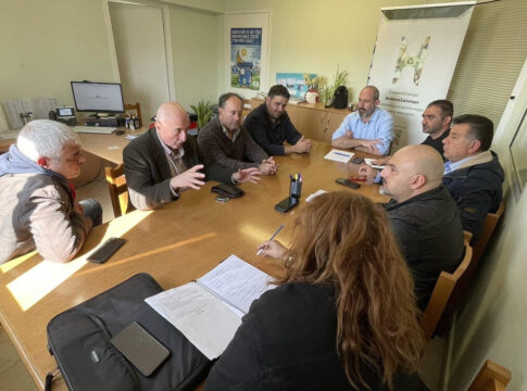 Καθαριότητα και ανταποδοτικές υπηρεσίες στο επίκεντρο της συνάντησης Γιαλιτάκη με τους προέδρους του Εμπορικού Συλλόγου και του ΒΙΟ.ΠΑ Μαλάδων