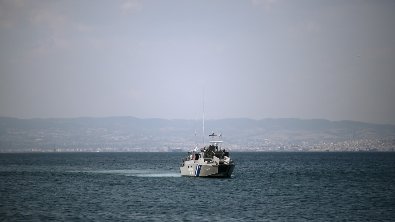 Κρήτη: Επιχείρηση διάσωσης 85 μεταναστών που επέβαιναν σε ακυβέρνητο σκάφος