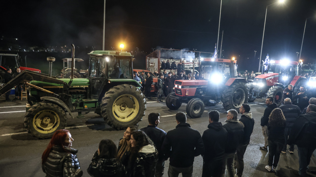 Με λεωφορεία και ΙΧ θα μεταβούν στην Αθήνα αγρότες από τα μπλόκα της Δυτικής Ελλάδας και της Πελοποννήσου