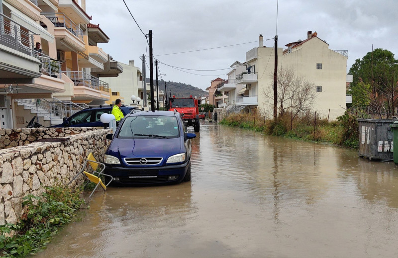 Ναύπλιο: Πλημμύρισαν σπίτια και υπόγεια (φωτογραφίες)